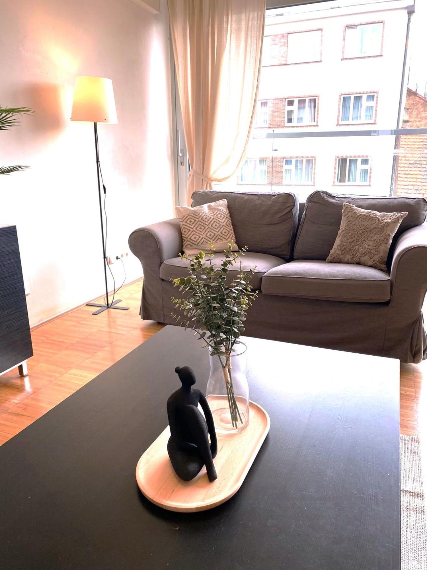 Lejlighed Spacious Near Center With Balcony And Garage Parking