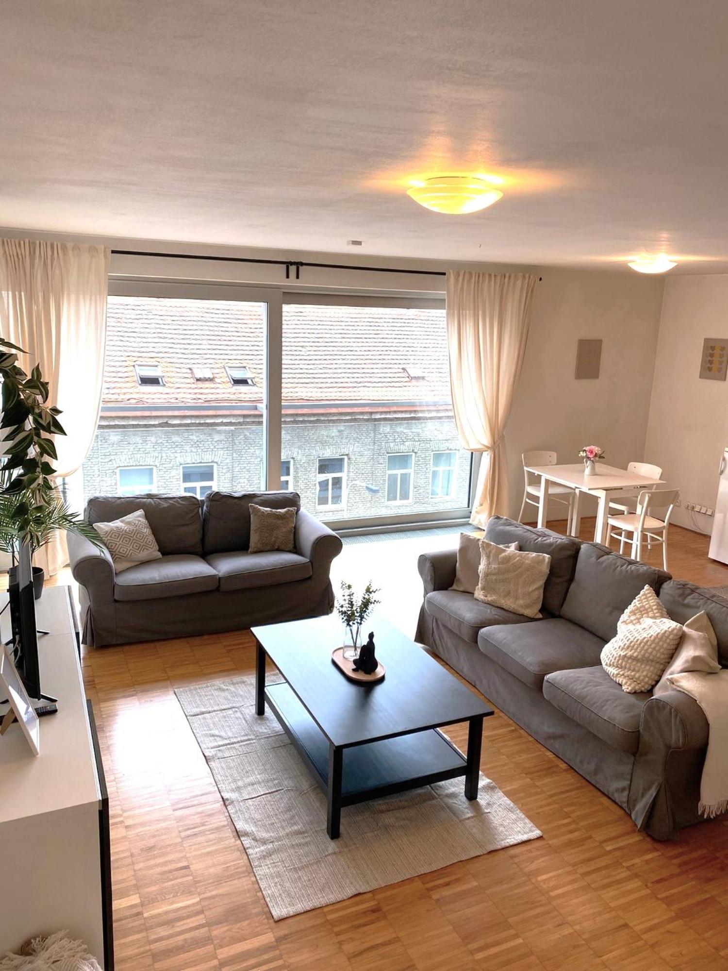 Lejlighed Spacious Near Center With Balcony And Garage Parking Prag